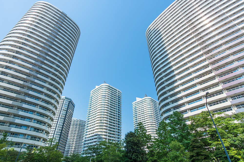 地域の特徴に合わせ、ビルやマンション、一戸建ての雨漏りから守ります。